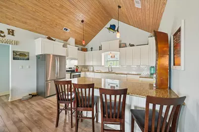 940 Gregory Lane, Crystal Beach, TN 77650 - Photo 6