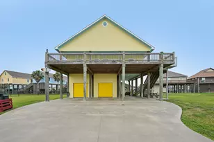 940 Gregory Ln, Crystal Beach, TN 77650 - Photo 2