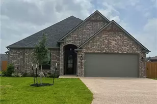 3005 Alpha Ct, Bryan, TX 77808 - Photo 2