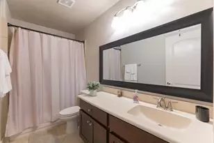 198 Hearthshire Cir, The Woodlands, TX 77354 - Photo 12