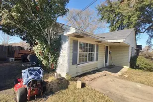 2114 7th St, Port Neches, TX 77651 - Photo 2