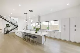 3720 Ella Blvd, Houston, TX 77018 - Photo 10