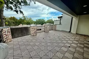 10 S Briar Hollow Ln, Houston, TX 77027 - Photo 10