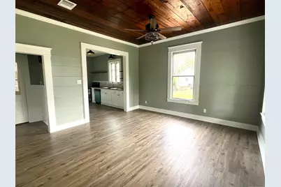 106 N Scott Street, Fayetteville, TX 78940 - Photo 6