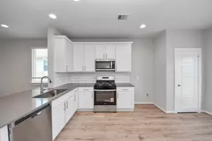 12527 Colchester Creek Ct, Houston, TX 77047 - Photo 14