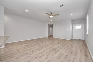 12527 Colchester Creek Ct, Houston, TX 77047 - Photo 10