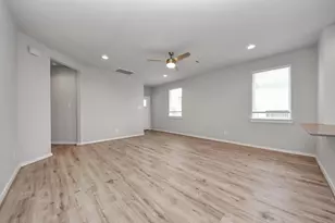 12527 Colchester Creek Ct, Houston, TX 77047 - Photo 8
