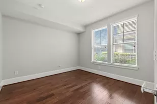 702 N Shepherd Dr, Houston, TX 77007 - Photo 14