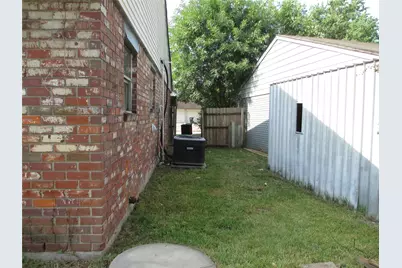 500 Harold Lane, Baytown, TX 77521 - Photo 16