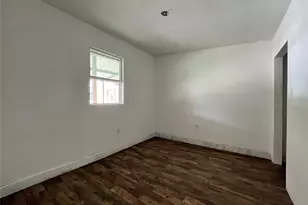 5104 39th St, Dickinson, TX 77539 - Photo 4