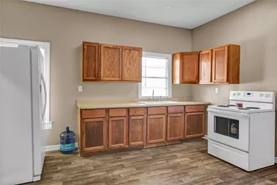 722 W Broad Street, Freeport, TX 77541 - Photo 6