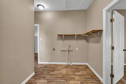 722 W Broad Street, Freeport, TX 77541 - Photo 10
