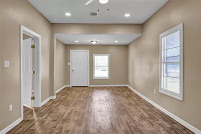 722 W Broad Street, Freeport, TX 77541 - Photo 4