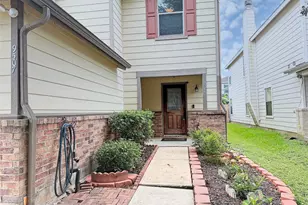 9507 Narnia Springs Ct, Houston, TX 77075 - Photo 2