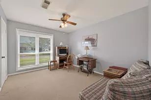 8410 Twin Hills Dr, Houston, TX 77071 - Photo 20