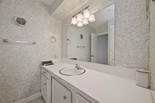 8410 Twin Hills Dr, Houston, TX 77071 - Photo 32