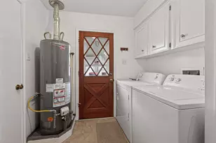 8410 Twin Hills Dr, Houston, TX 77071 - Photo 18