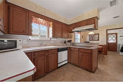 8410 Twin Hills Drive, Houston, TX 77071 - Photo 16