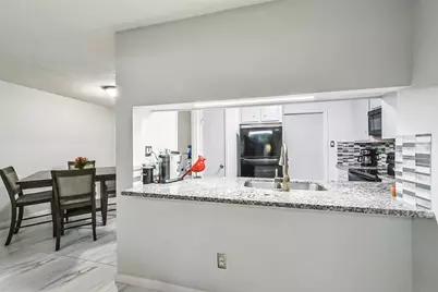 13798 Hollowgreen Drive #305, Houston, TX 77082 - Photo 8