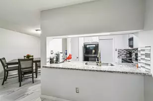 13798 Hollowgreen Dr, Houston, TX 77082 - Photo 8