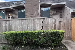 13798 Hollowgreen Dr, Houston, TX 77082 - Photo 2