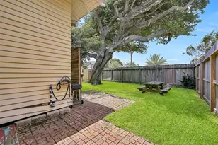 3228 Ave R 1/2, Galveston, TX 77550 - Photo 30