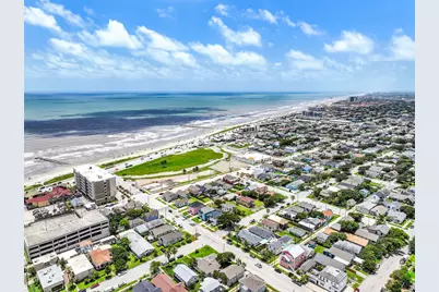 3228 Avenue R 1/2, Galveston, TX 77550 - Photo 38