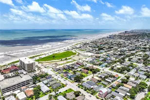 3228 Ave R 1/2, Galveston, TX 77550 - Photo 38