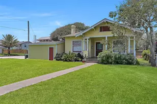 3228 Ave R 1/2, Galveston, TX 77550 - Photo 4