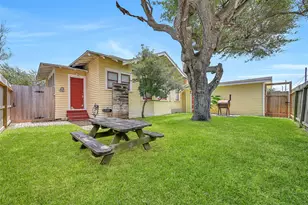 3228 Ave R 1/2, Galveston, TX 77550 - Photo 26