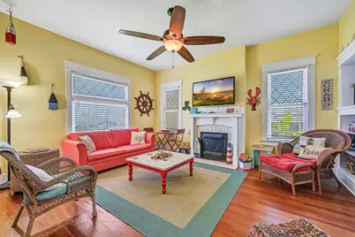 3228 Avenue R 1/2, Galveston, TX 77550 - Photo 10