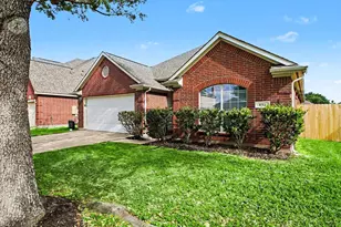 1014 Sapling Crest Ct, Fresno, TX 77545 - Photo 2