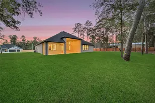 352 Louvenia Ct, Pinehurst, TX 77362 - Photo 36