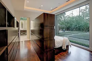 721 E Creekside Ln, Houston, TX 77024 - Photo 14