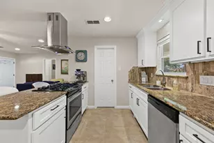 5005 W 43rd St, Houston, TX 77092 - Photo 10