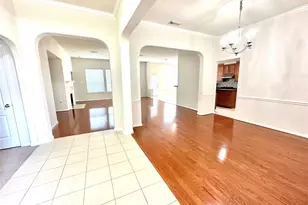 1307 Surecrop Ln, Pasadena, TX 77504 - Photo 4