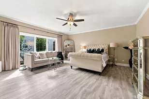 419 E Fair Harbor Ln, Houston, TX 77079 - Photo 2