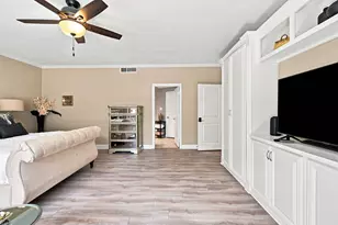 419 E Fair Harbor Ln, Houston, TX 77079 - Photo 22