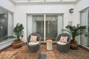 419 E Fair Harbor Ln, Houston, TX 77079 - Photo 8