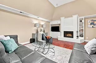 419 E Fair Harbor Ln, Houston, TX 77079 - Photo 18