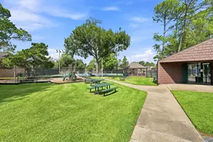419 E Fair Harbor Ln, Houston, TX 77079 - Photo 30