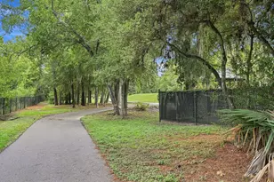 419 E Fair Harbor Ln, Houston, TX 77079 - Photo 34