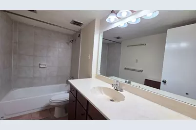 800 Post Oak Boulevard #82, Houston, TX 77056 - Photo 8