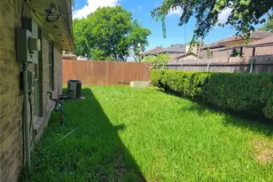 2034 Village Park Dr, Missouri City, TX 77489 - Photo 32
