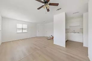 700 Lyle W Ave, Cleveland, TX 77327 - Photo 4