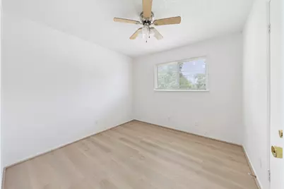 700 Lyle West Avenue #B, Cleveland, TX 77327 - Photo 8