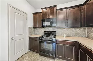 2201 Jefferson Crossing Dr, Conroe, TX 77304 - Photo 2