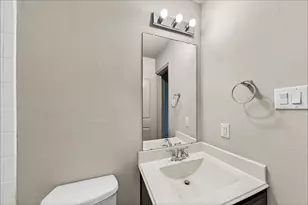 2201 Jefferson Crossing Dr, Conroe, TX 77304 - Photo 14