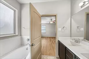 2201 Jefferson Crossing Dr, Conroe, TX 77304 - Photo 10