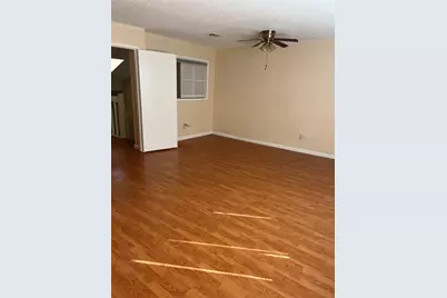 7064 Greenway Chase Street, Houston, TX 77072 - Photo 16